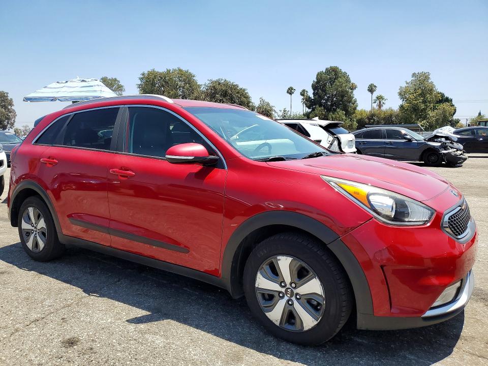 2018 Kia Niro VIN KNDCC3LC8J5128390 COPART salvage auction — MINOR DENT/SCRATCHES, Ca - Dis/Dlr/Exp Only Clean Title (P), sold $2,900 on 2026-07-17 (photo 4)