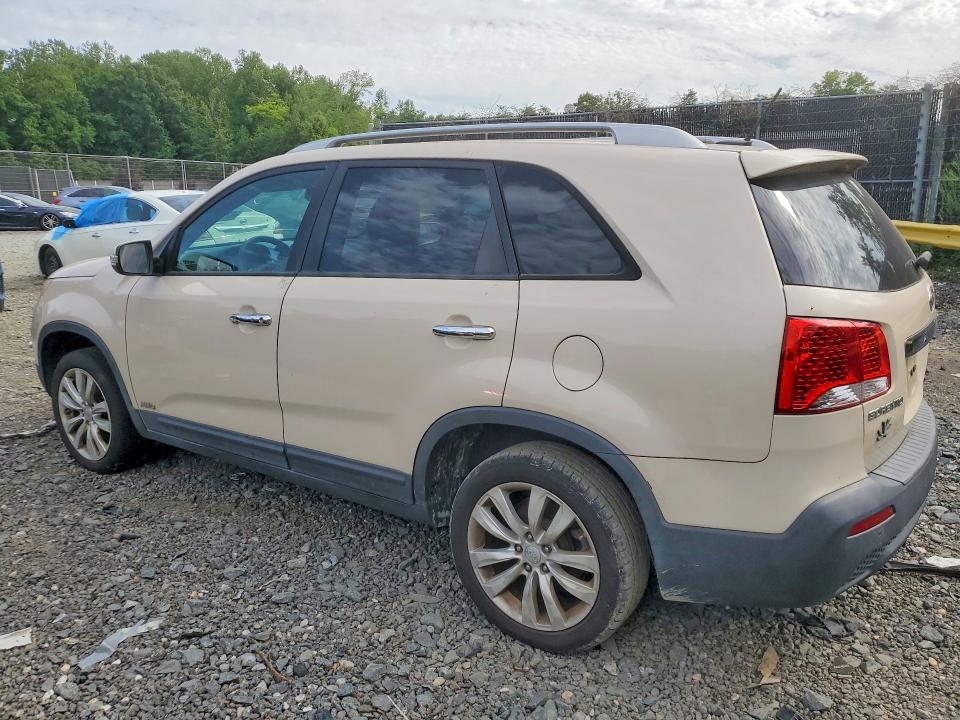 2011 Kia Sorento VIN 5XYKUCA16BG136717 COPART salvage auction — MINOR DENT/SCRATCHES, VA - CERTIFICATE OF TITLE, sold $425 on 2026-07-31 (photo 2)