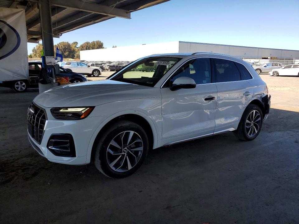 2021 Audi Q5 VIN WA1BAAFY4M2109574 — COPART salvage auction photo