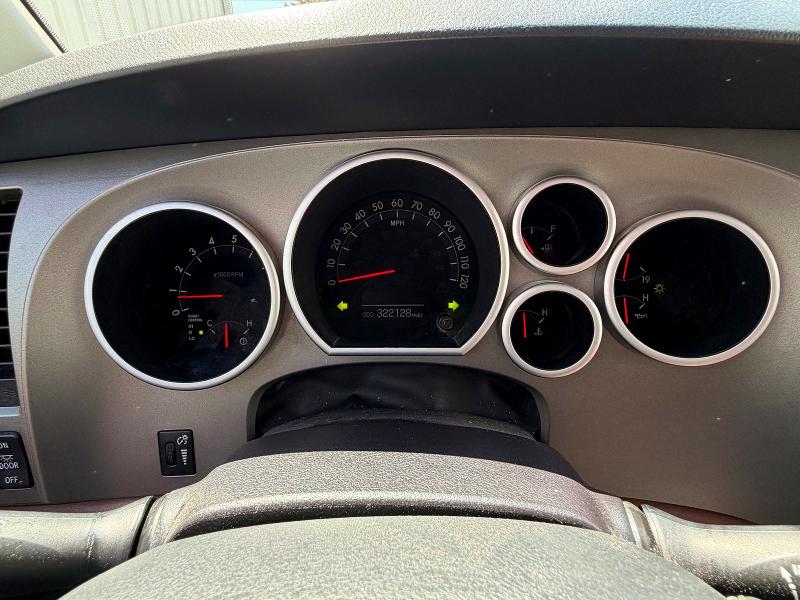 2016 Toyota Sequoia VIN 5TDDW5G12GS127965 COPART salvage auction — MINOR DENT/SCRATCHES, TX - CERTIFICATE OF TITLE (P), sold $7,500 on 2026-07-18 (photo 8)