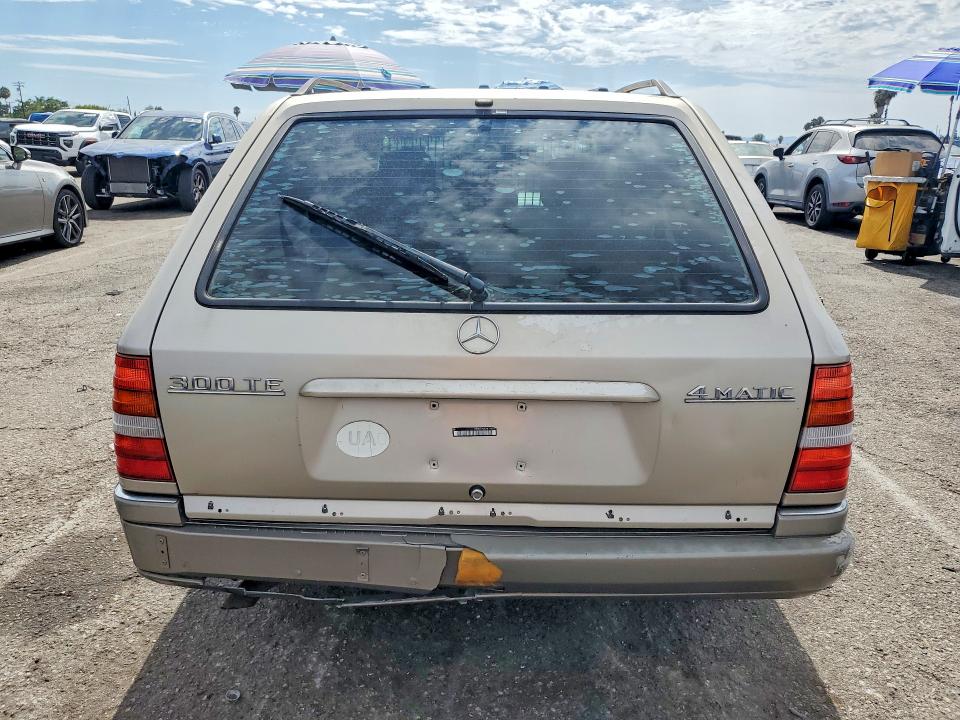 1992 Mercedes-benz 300 VIN WDBED90E2NF196598 COPART salvage auction — REAR END, Ca - Dis/Dlr/Exp Only Clean Title, sold $950 on 2026-07-24 (photo 6)