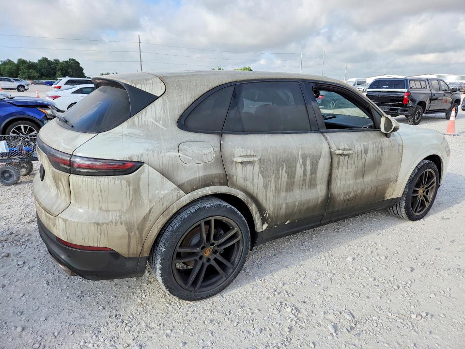 2019 Porsche Cayenne VIN WP1AA2AY2KDA05230 COPART salvage auction — INTERIOR BURN, Tx - Salvage Vehicle Title, sold $375 on 2026-08-06 (photo 3)