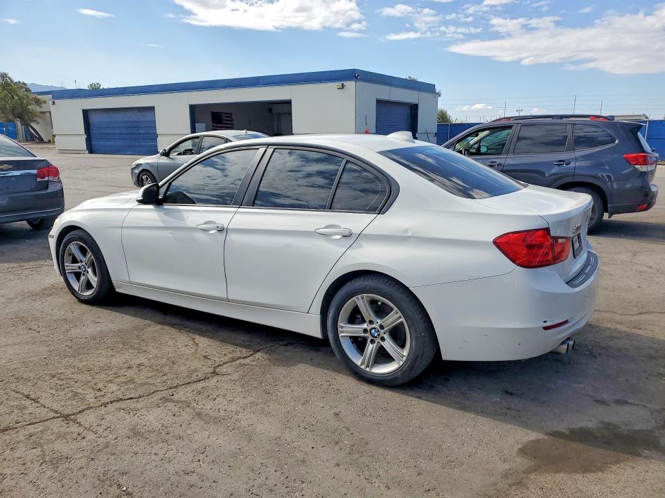 2014 BMW VIN WBA3A5C57EP601996 COPART salvage auction — MINOR DENT/SCRATCHES, Nm - Certificate Of Title, sold $425 on 2026-08-14 (photo 2)