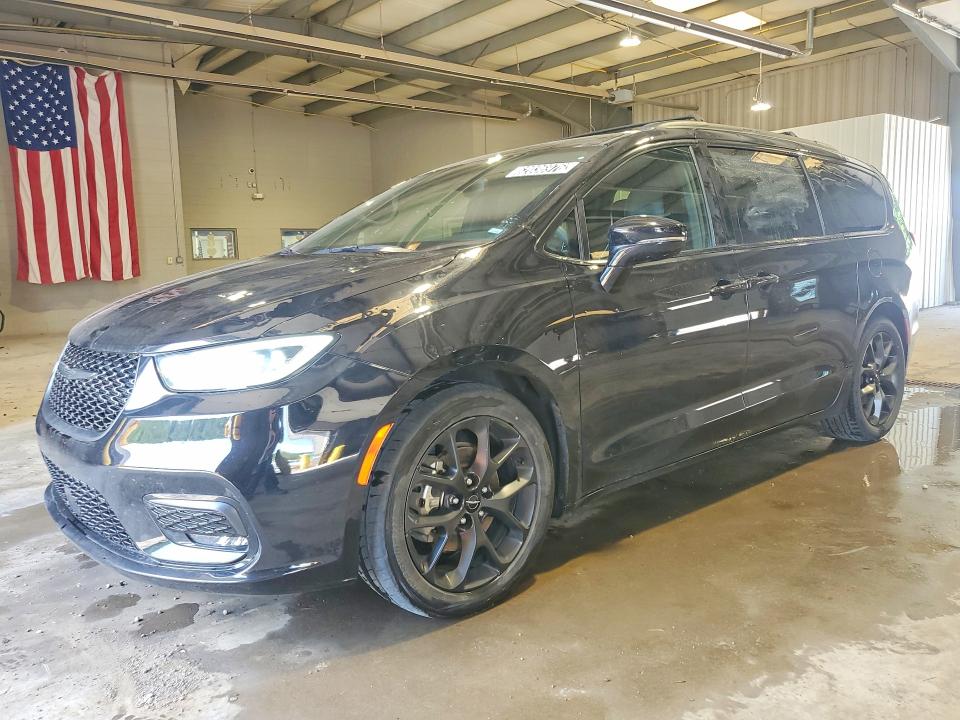 2027 Chrysler 200 VIN 2C4RC1GG4SR511453 COPART salvage auction — HAIL, FL - CERTIFICATE OF TITLE (P), sold $18,800 on 2026-08-12 (photo 1)