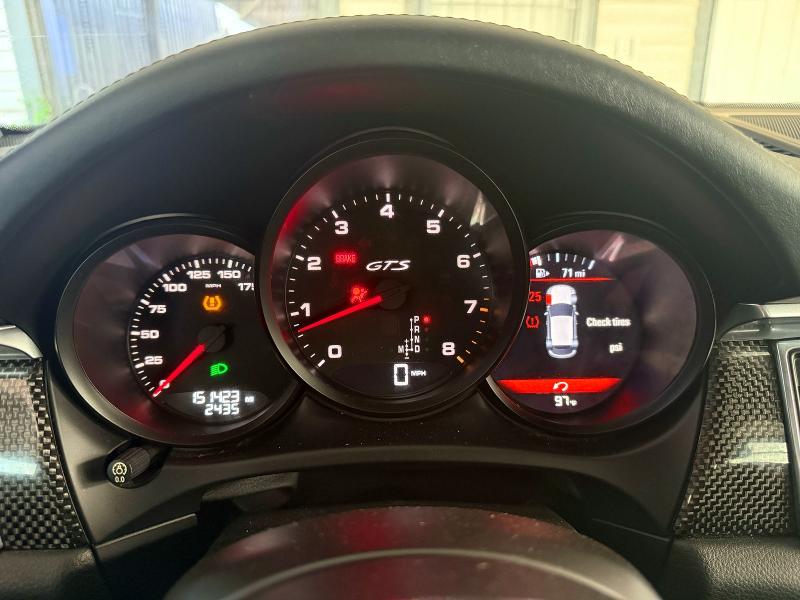 2017 Porsche Macan VIN WP1AG2A57HLB55076 COPART salvage auction — MINOR DENT/SCRATCHES, Oh - Certificate Of Title (P), sold $12,900 on 2026-08-06 (photo 8)