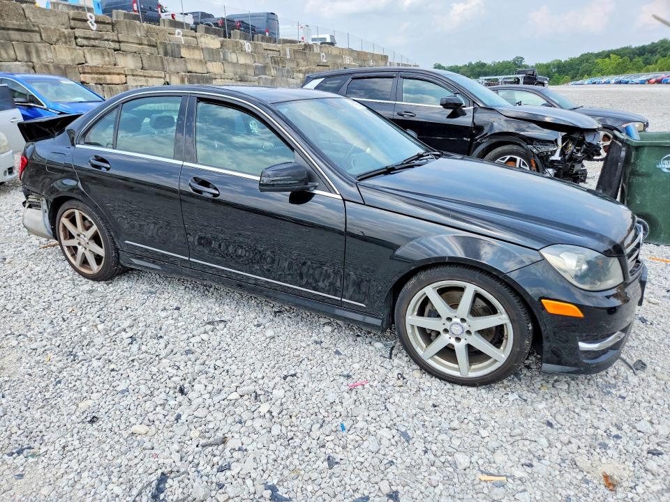 2014 Mercedes-benz C-klasse VIN WDDGF8AB9EG247873 COPART salvage auction — REAR END, Oh - Cert Of Title-Salvage, sold $950 on 2026-08-14 (photo 4)