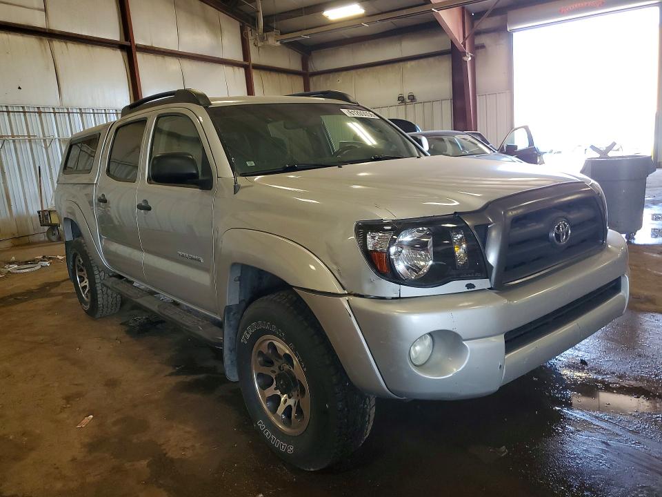 2005 Toyota Tacoma VIN 5TELU42N15Z096844 COPART salvage auction — MINOR DENT/SCRATCHES, MI - CERTIFICATE OF TITLE, sold $3,400 on 2026-07-17 (photo 4)