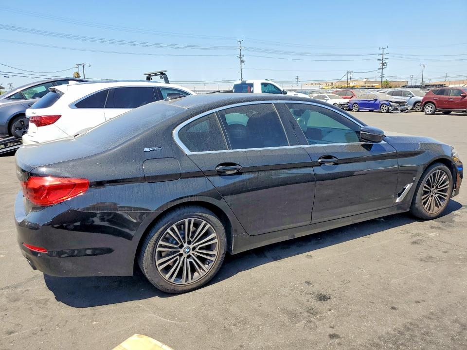 2019 BMW 5er VIN WBAJA9C57KB254290 COPART salvage auction — MINOR DENT/SCRATCHES, Ca - Dis/Dlr/Exp Only Clean Title, sold $9,000 on 2026-08-01 (photo 3)