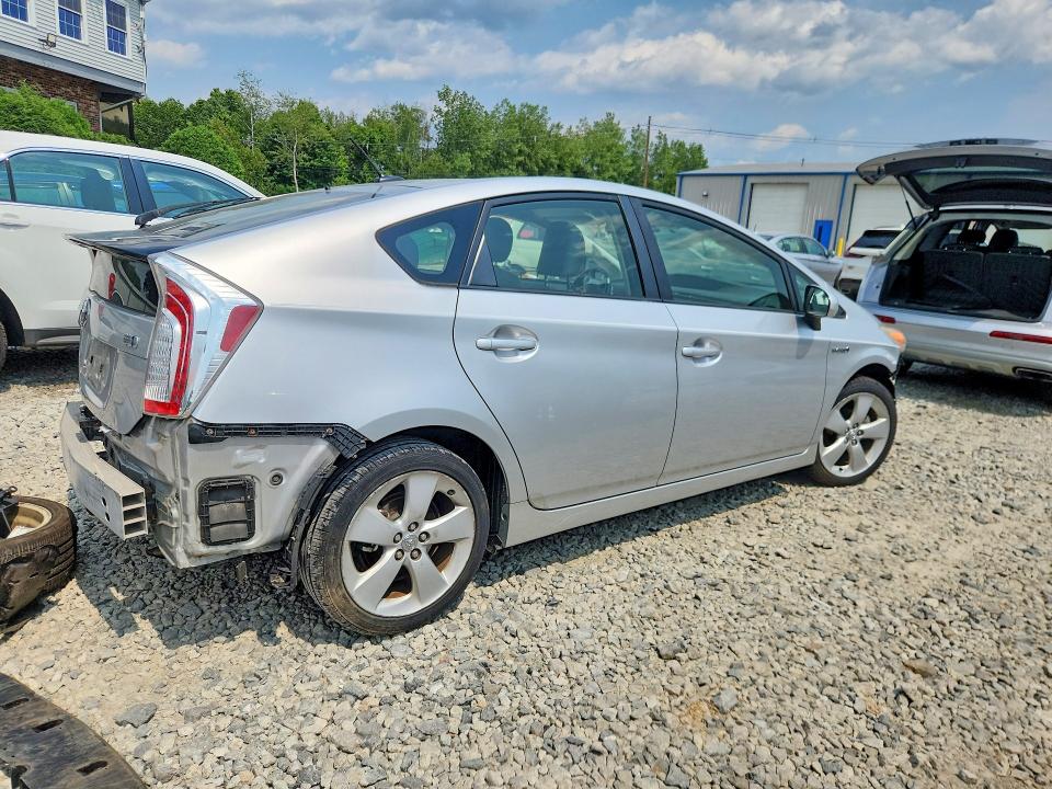 2013 Toyota Prius VIN JTDKN3DU1D5548431 COPART salvage auction — FRONT END, MA - CERT OF TITLE-RECONSTRCTD COLL, sold $775 on 2026-07-30 (photo 3)