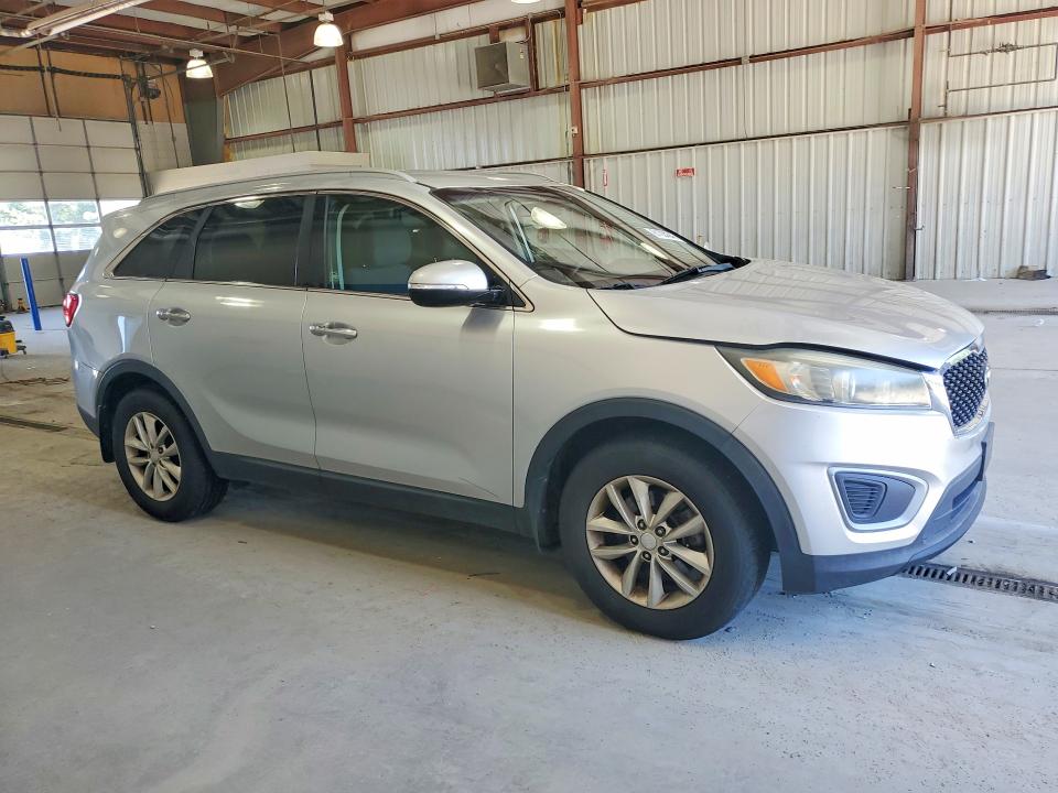 2016 Kia Sorento VIN 5XYPG4A32GG026971 COPART salvage auction — MINOR DENT/SCRATCHES, Va - Certificate Of Title, sold $1,800 on 2026-07-31 (photo 4)