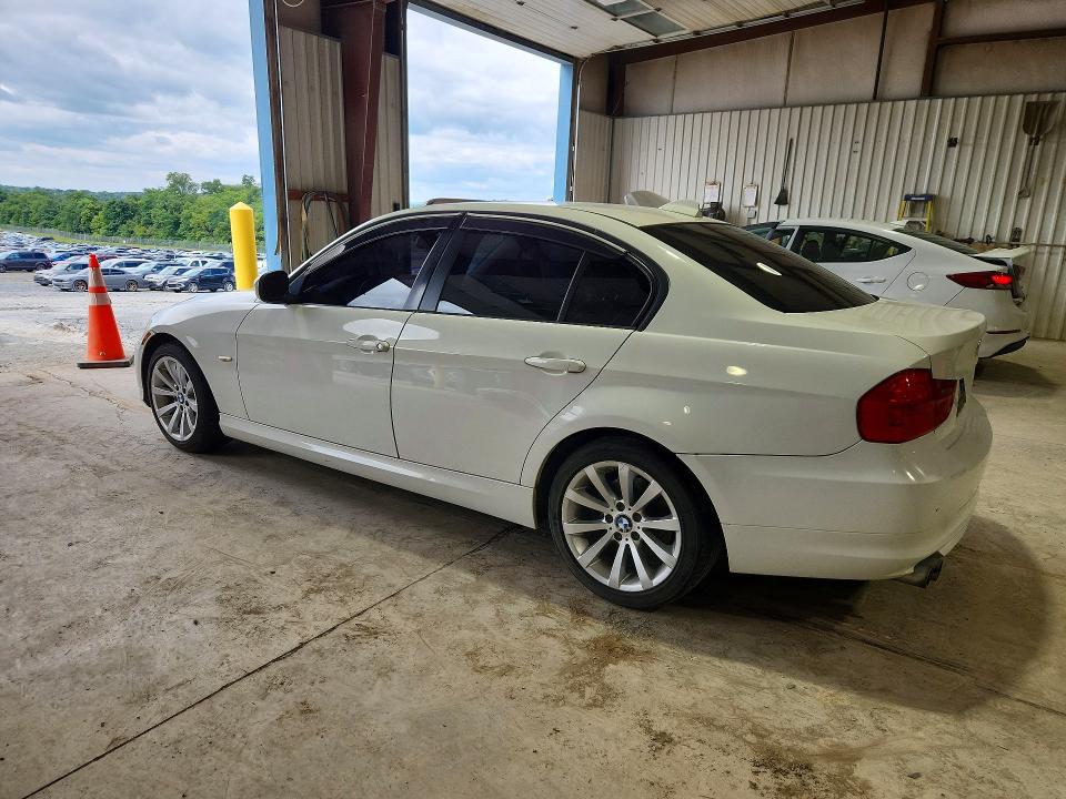 2011 BMW 3er VIN WBAPH5G56BNM74799 COPART salvage auction — MECHANICAL, Pa - Cert Of Title, sold $400 on 2026-07-31 (photo 2)