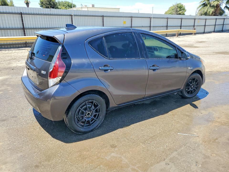 2016 Toyota Prius c VIN JTDKDTB32G1119257 COPART salvage auction — MINOR DENT/SCRATCHES, Wv - Certificate Of Title, sold $350 on 2026-07-28 (photo 3)