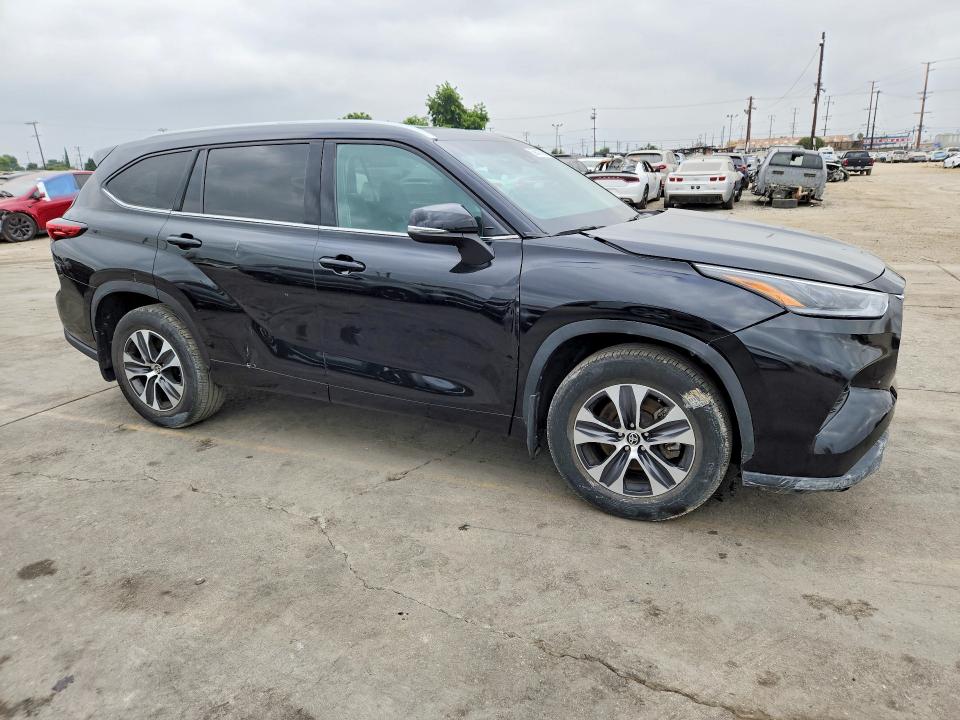 2022 Toyota Highlander VIN 5TDGZRBH0NS586148 COPART salvage auction — FRONT END, Mo - Dis/Dlr/Exp Only Salvage Title, sold $18,400 on 2026-07-09 (photo 4)