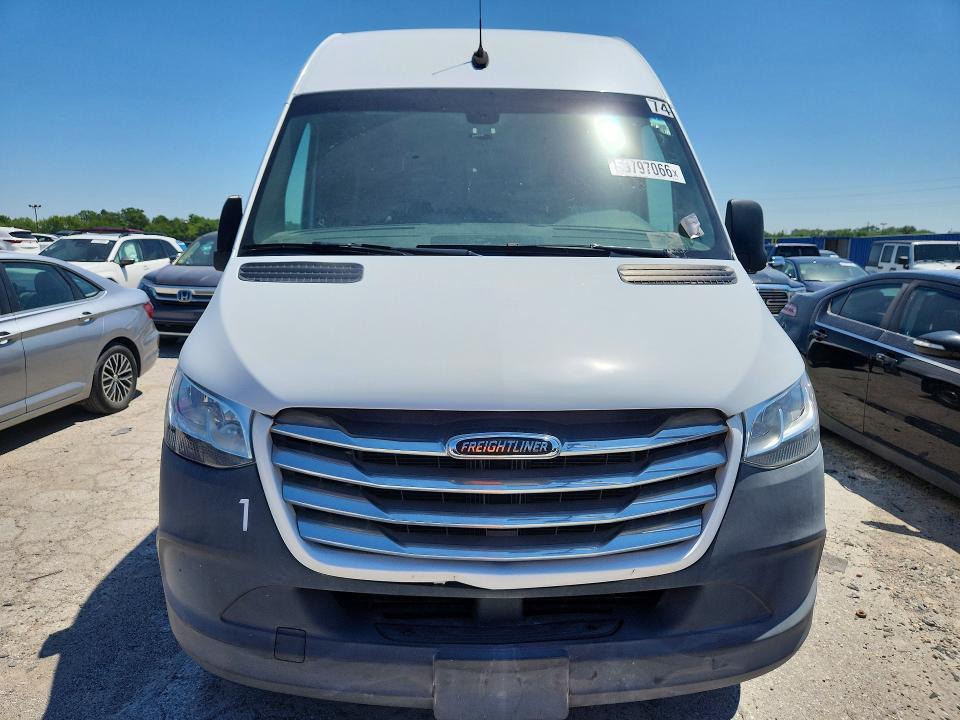 2021 Freightliner Sprinter VIN W2Y40BHY7MT066734 COPART salvage auction — NORMAL WEAR, OK - CERTIFICATE OF TITLE (P), sold $4,600 on 2026-08-26 (photo 5)