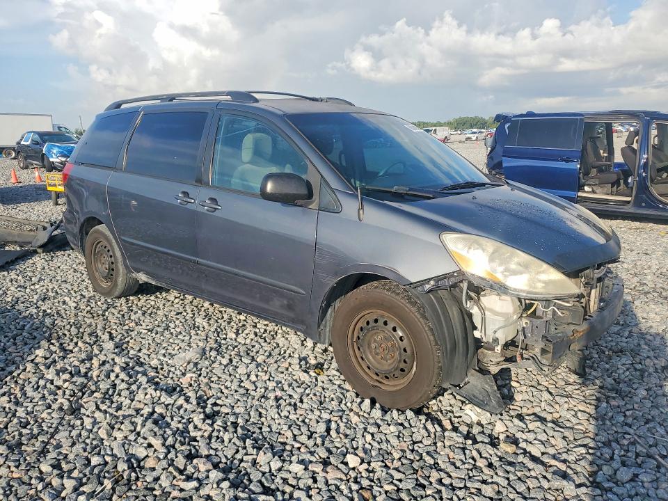 2009 Toyota Sienna VIN 5TDZK23C59S238018 COPART salvage auction — FRONT END, FL - CERT OF TITLE SLVG REBUILDABLE, sold $925 on 2026-07-31 (photo 4)