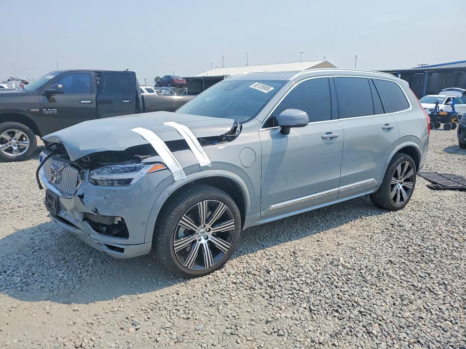 2025 Volvo VIN YV4H60PE3S1303836 COPART salvage auction — FRONT END, CO - PUBLIC - SALVAGE TITLE, sold $3,300 on 2026-07-28 (photo 1)