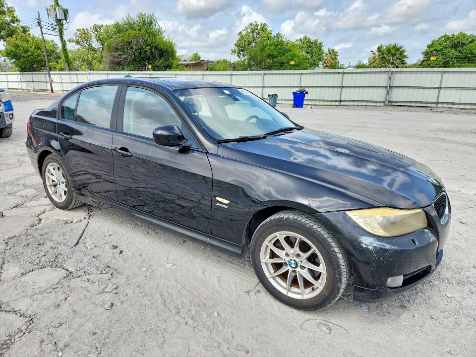 2010 BMW 3er VIN WBAPK5C55AA647984 COPART salvage auction — MINOR DENT/SCRATCHES, TX - CERT OF TITLE-REBUILT SALVAGE, sold $175 on 2026-07-28 (photo 4)
