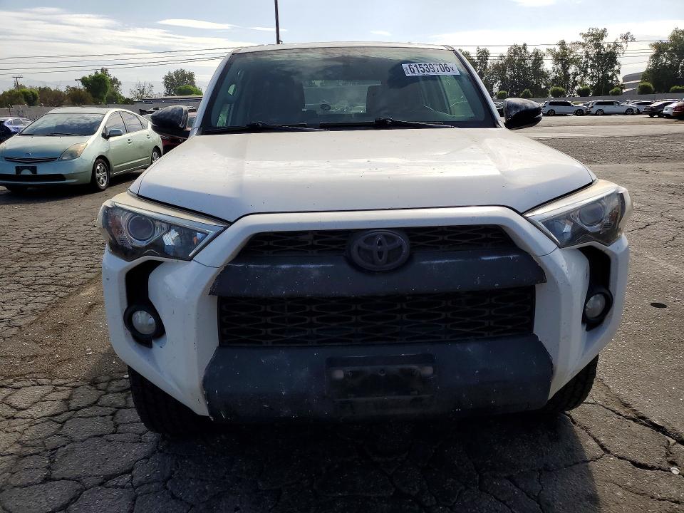 2018 Toyota 4runner VIN JTEBU5JRXJ5533111 COPART salvage auction — MINOR DENT/SCRATCHES, Ca - Salvage Certificate, sold $10,000 on 2026-08-20 (photo 5)