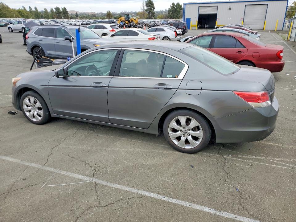 2008 Honda Accord VIN JHMCP26738C065331 COPART salvage auction — MINOR DENT/SCRATCHES, CA - DIS/DLR/EXP ONLY CLEAN TITLE, sold $2,200 on 2026-07-17 (photo 2)