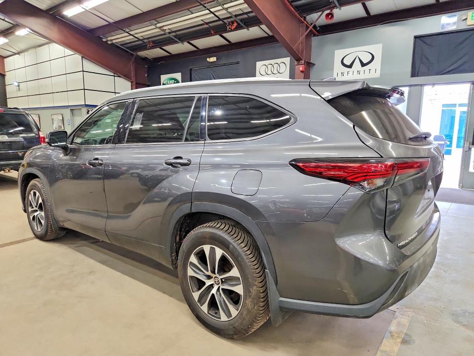2022 Toyota Highlander VIN 5TDGZRBH5NS203028 COPART salvage auction — MINOR DENT/SCRATCHES, Ma - Certificate Of Title, sold $4,950 on 2026-07-23 (photo 2)