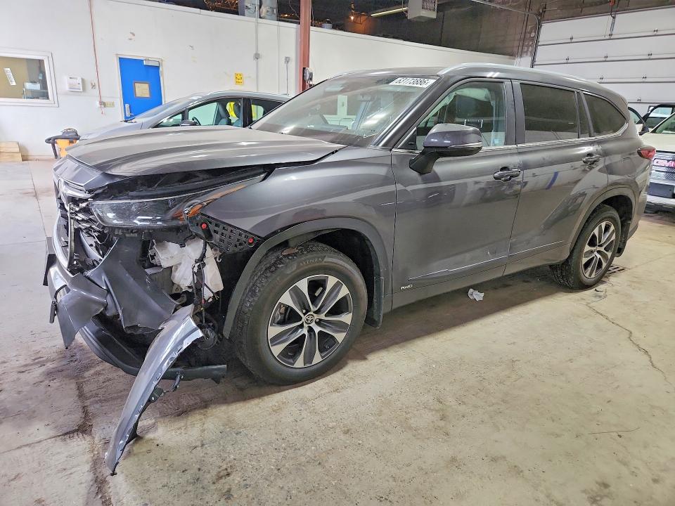 2023 Toyota Highlander VIN 5TDKBRCH8PS583708 — COPART salvage auction photo