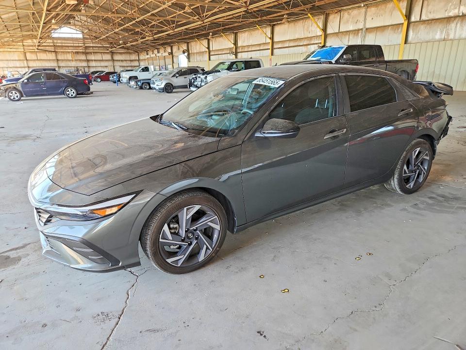 2025 Hyundai Elantra VIN KMHLM4DG0SU907869 COPART salvage auction — REAR END, AZ - CERT OF TITLE - SALVAGE, sold $6,100 on 2026-07-27 (photo 1)