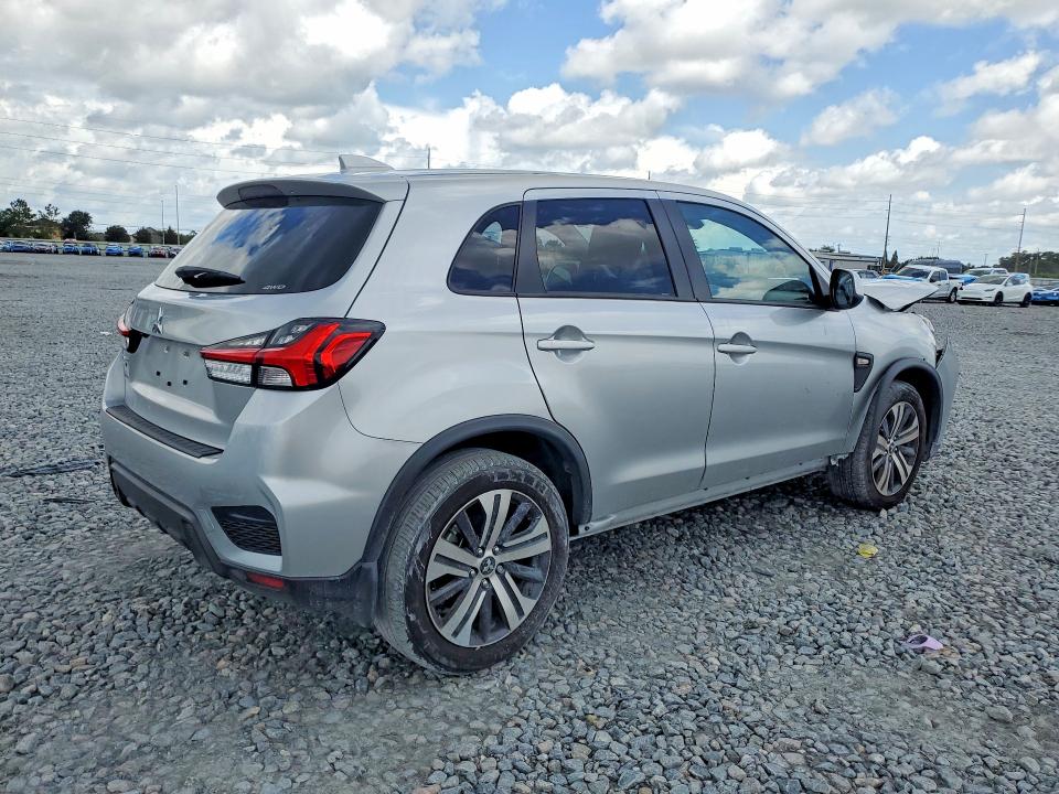 2025 Mitsubishi Outlander VIN JA4ARUAU0SU015395 COPART salvage auction — FRONT END, FL - CERTIFICATE OF TITLE, sold $8,100 on 2026-07-28 (photo 3)