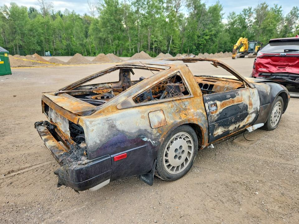1986 Nissan 300zx VIN JN1CZ14S9GX105693 COPART salvage auction — BURN, On - Permit Irrepairable, sold $175 on 2026-07-28 (photo 3)