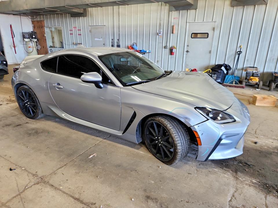 2023 Toyota Gr 86 VIN JF1ZNBE12P9761534 COPART salvage auction — FRONT END, WI - CERT OF TITLE-SALVAGE VEHICLE, sold $8,300 on 2026-08-24 (photo 4)