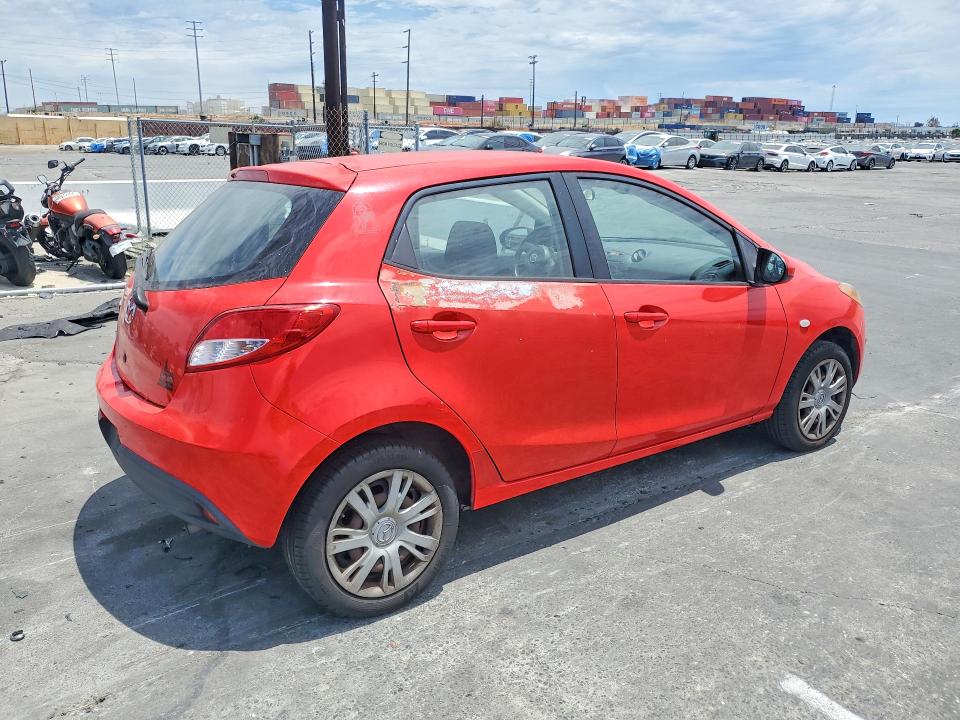 2014 Mazda 2 VIN JM1DE1KZ2E0173532 COPART salvage auction — REAR END, Ca - Salvage Certificate, sold $1,100 on 2026-07-31 (photo 3)