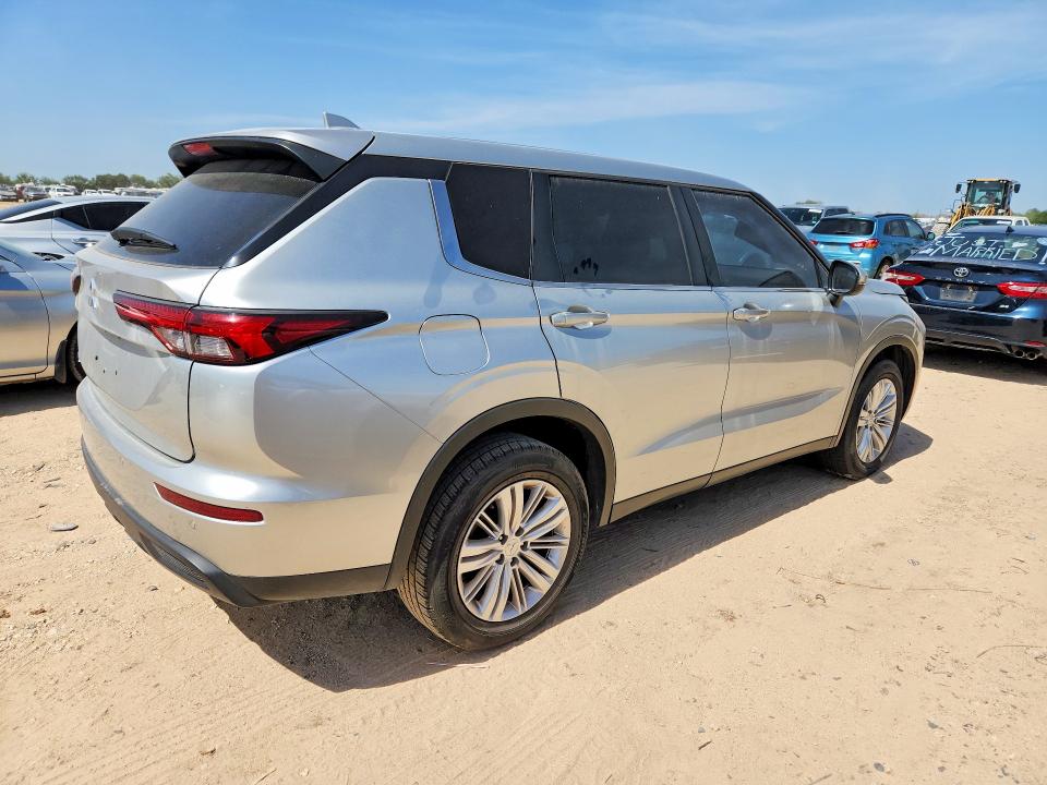 2022 Mitsubishi Outlander VIN JA4J3TA81NZ083646 COPART salvage auction — MINOR DENT/SCRATCHES, Tx - Certificate Of Title (P), sold $1,500 on 2026-07-30 (photo 3)