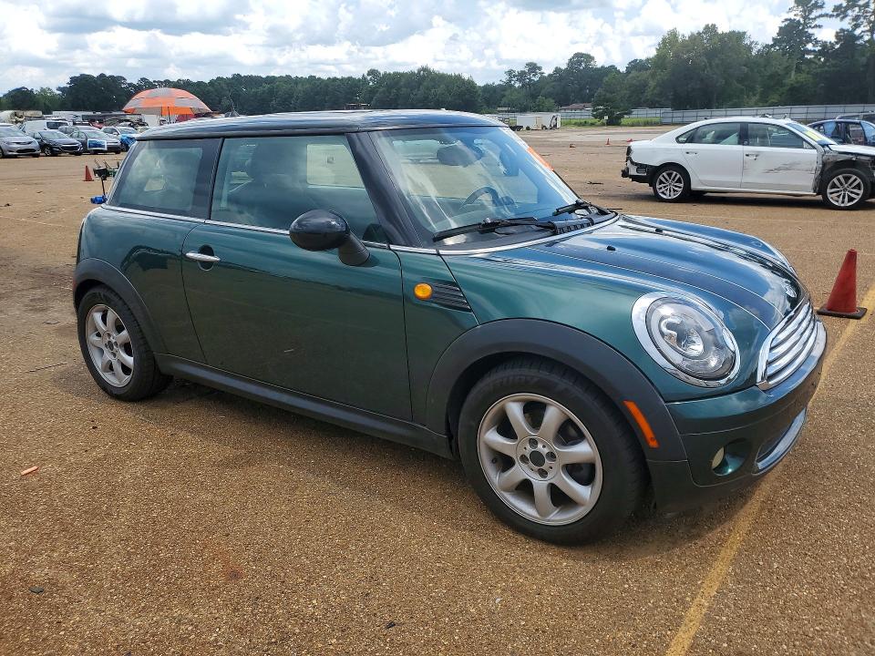 2007 Mini Cooper VIN WMWMF33577TT51325 COPART salvage auction — FRONT END, TX - SALVAGE VEHICLE TITLE (P), sold $150 on 2026-07-13 (photo 4)