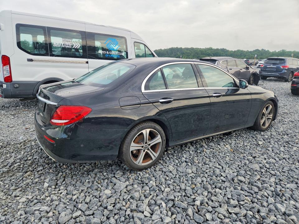 2018 Mercedes-benz E-klasse VIN WDDZF4JB2JA375967 COPART salvage auction — MINOR DENT/SCRATCHES, Ga - Certificate Of Title (P), sold $7,500 on 2026-08-04 (photo 3)