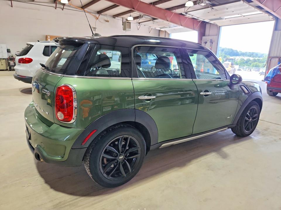 2016 Mini Cooper VIN WMWZC5C59GWU01490 COPART salvage auction — MINOR DENT/SCRATCHES, PA - CERT OF TITLE (P), sold $3,150 on 2026-07-24 (photo 3)