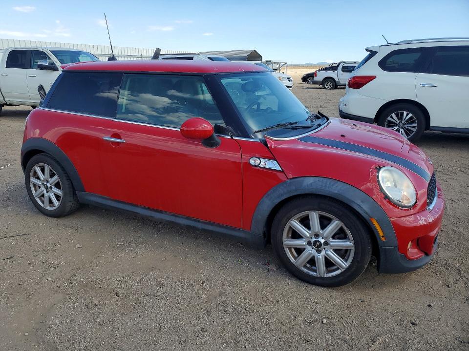 2012 Mini Cooper VIN WMWSV3C57CT385513 COPART salvage auction — FRONT END, CA - DIS/DLR/EXP ONLY CLEAN TITLE, sold $500 on 2026-07-20 (photo 4)