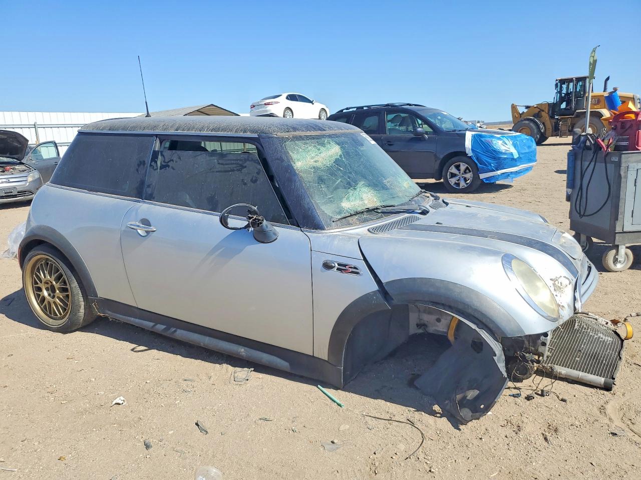 2004 Mini Cooper VIN WMWRE33424TD76468 COPART salvage auction — Front End, CA - ACQ BOS - POST SALE - SALVAGE, sold $175 on 2026-08-31 (photo 4)