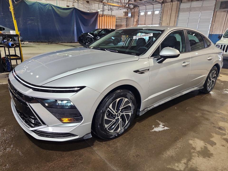2026 Hyundai Sonata hybrid VIN KMHL24JJ9TA164198 COPART salvage auction — MECHANICAL, MI - CERTIFICATE OF TITLE, sold $8,900 on 2026-07-27 (photo 1)