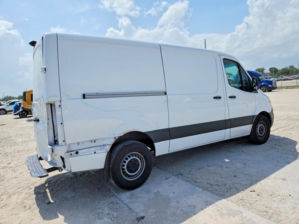2025 Mercedes-benz Sprinter VIN W1Y4KBHY7ST197277 COPART salvage auction — REAR END, FL - CERT OF TITLE SLVG REBUILDABLE, sold $3,100 on 2026-07-29 (photo 3)