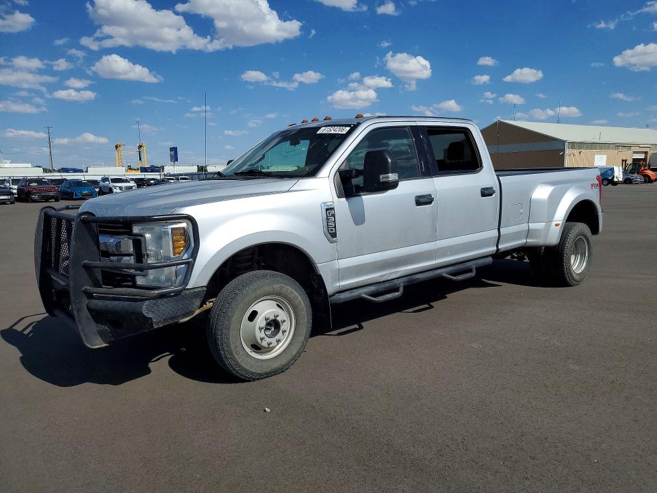 2018 Ford F-350 super duty VIN 1FT8W3DT8JEB66326 — COPART salvage auction photo