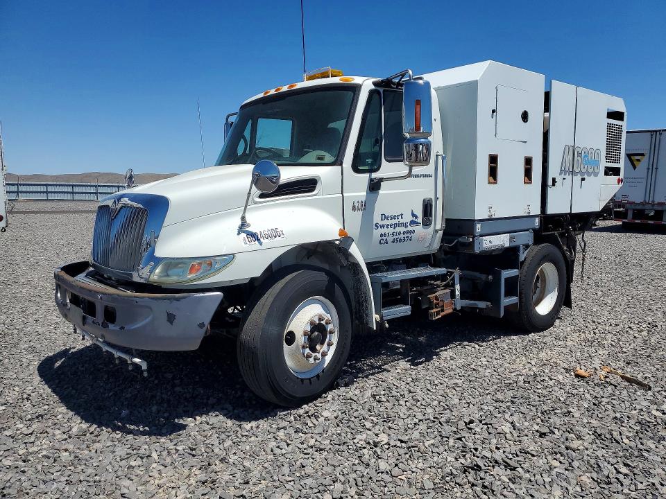 2007 International 4000 series VIN 1HTMPAFN67H390851 COPART salvage auction — MINOR DENT/SCRATCHES, Ca - Certificate Of Title, sold $3,200 on 2026-07-29 (photo 1)
