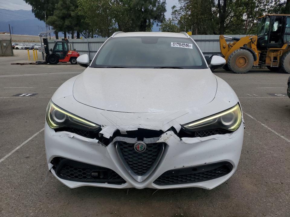 2018 Alfa romeo Stelvio VIN ZASFAKAN8J7B76761 COPART salvage auction — FRONT END, Ca - Dis/Dlr/Exp Only Clean Title, sold $1,050 on 2026-08-06 (photo 5)