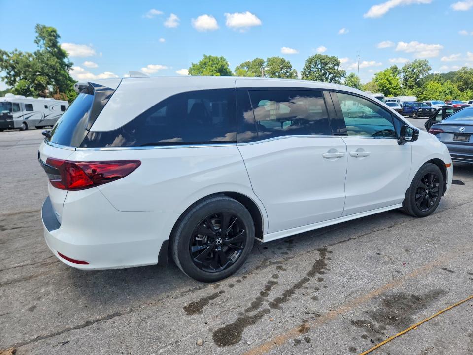 2024 Honda Odyssey VIN 5FNRL6H74RB003050 COPART salvage auction — HAIL, MO - CERTIFICATE OF TITLE, sold $13,700 on 2026-07-29 (photo 3)