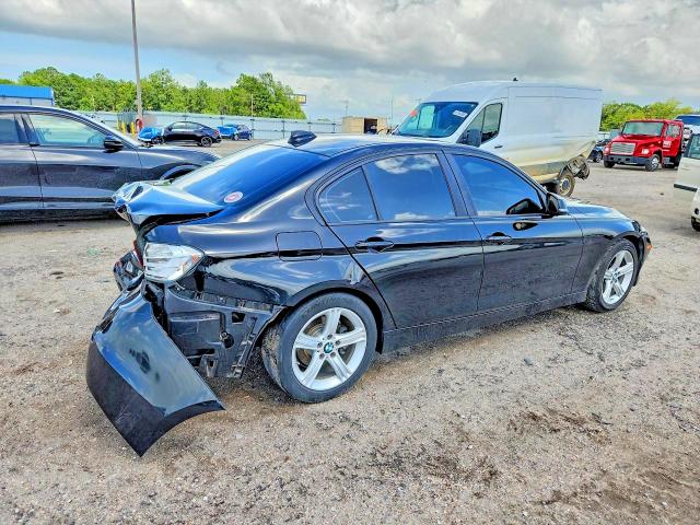 2014 BMW VIN WBA3B1G5XENS77616 COPART salvage auction — REAR END, Fl - Cert Of Title Slvg Rebuildable, sold $350 on 2026-08-13 (photo 3)
