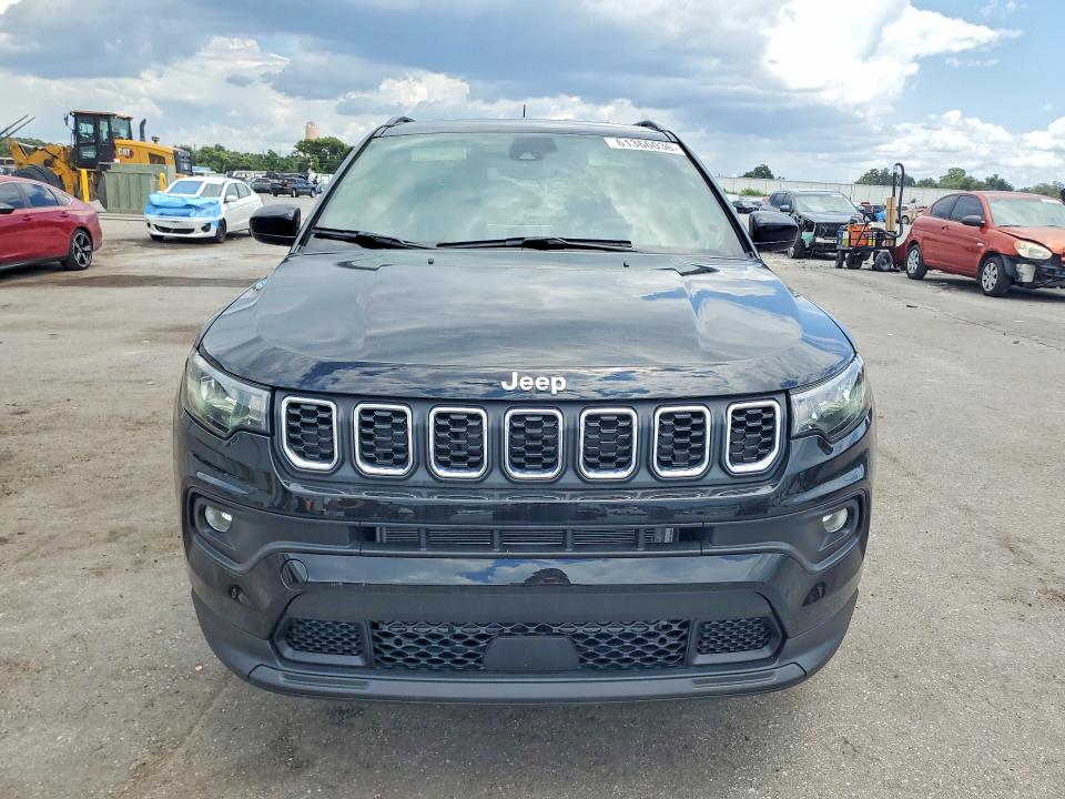 2025 Jeep Compass VIN 3C4NJDBN8ST588206 COPART salvage auction — SIDE, Fl - Cert Of Title Slvg Rebuildable, sold $7,900 on 2026-08-14 (photo 5)