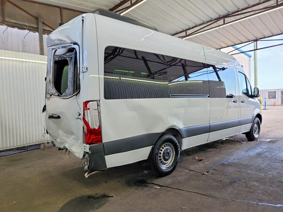 2025 Mercedes-benz Sprinter VIN W1Z4KGHY2ST221588 COPART salvage auction — BURN, Fl - Certificate Of Title, sold $19,000 on 2026-07-14 (photo 3)