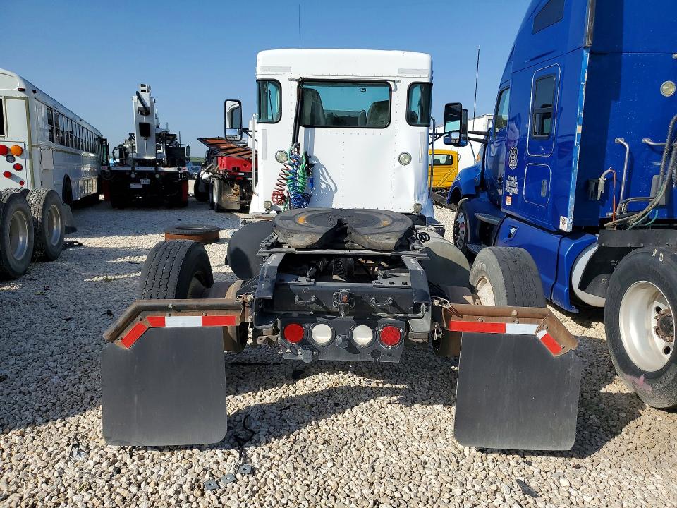 2015 Kenworth All other VIN 2XKHAJ7X3FM462674 COPART salvage auction — NORMAL WEAR, CT, sold $5,200 on 2026-09-03 (photo 6)