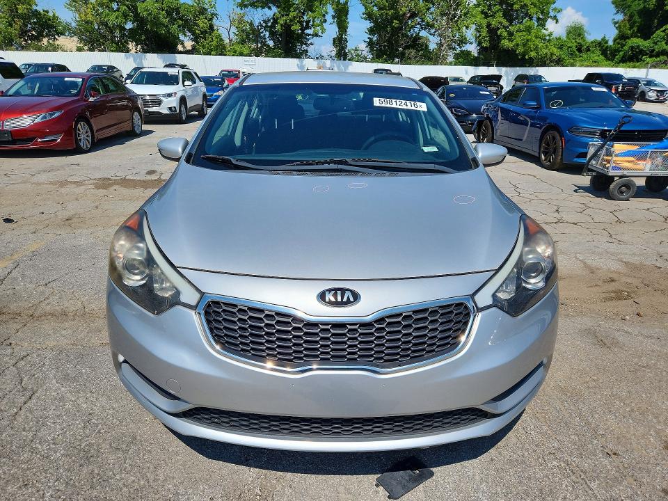 2016 Kia VIN KNAFK4A6XG5577627 COPART salvage auction — VANDALISM, Mo - Salvage Certificate Of Title, sold $900 on 2026-07-28 (photo 5)