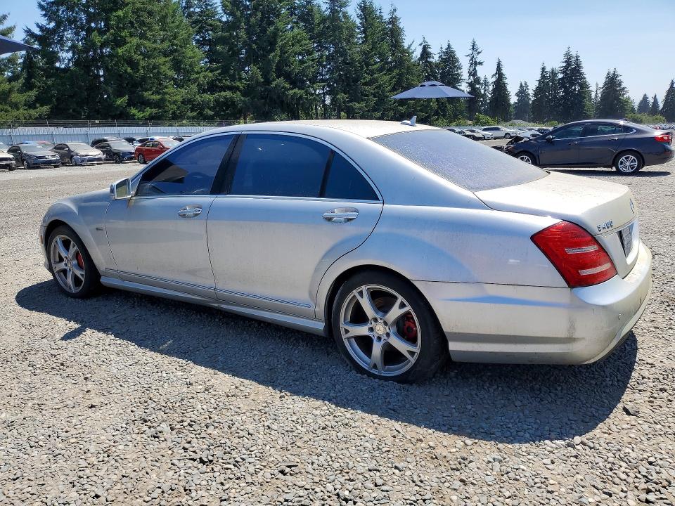 2011 Mercedes-benz S class VIN WDDNG9FB6BA384898 COPART salvage auction — MINOR DENT/SCRATCHES, MT - CERTIFICATE OF TITLE, sold $2,050 on 2026-08-11 (photo 2)