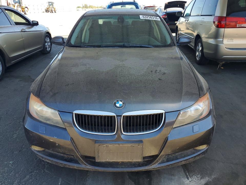 2006 BMW 3 series VIN WBAVB13556KR62222 COPART salvage auction — MINOR DENT/SCRATCHES, Ca - Dis/Dlr/Exp Only Clean Title, sold $325 on 2026-08-03 (photo 5)