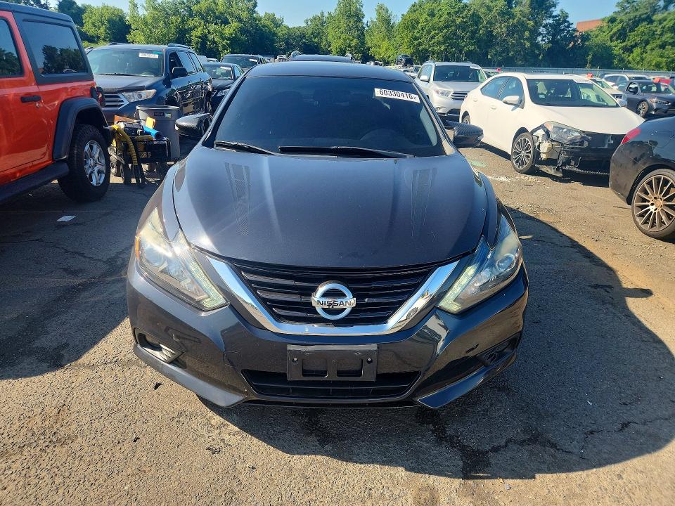 2017 Nissan Altima VIN 1N4AL3AP3HC273233 COPART salvage auction — MINOR DENT/SCRATCHES, Salvage Title, sold $575 on 2026-07-31 (photo 5)